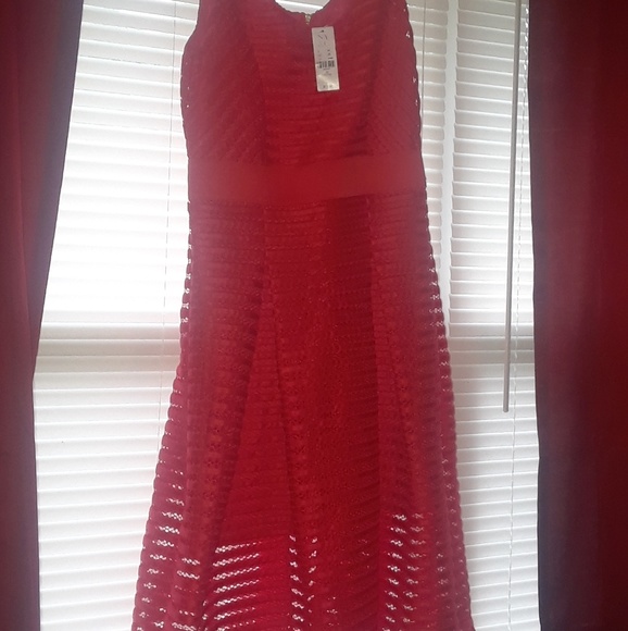 RED DRESS - Picture 3 of 6